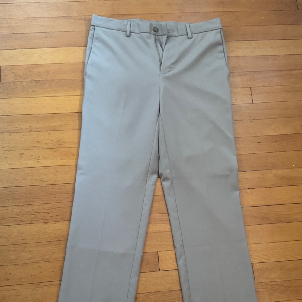 Men's pga tour golf pants size 32x32 only worn a couple of times